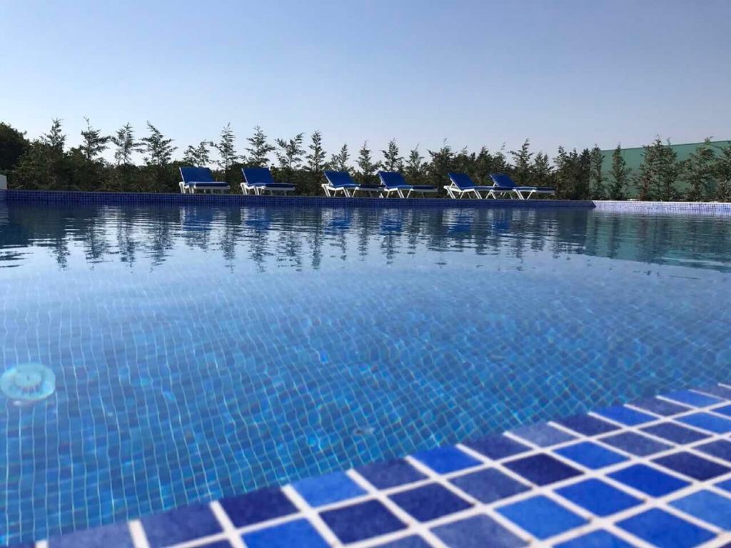 Wavebreeze Villas Paphos Eksteriør bilde