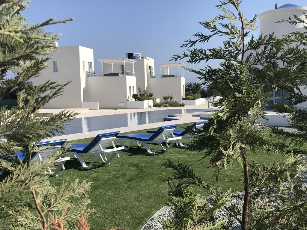 Wavebreeze Villas Paphos Eksteriør bilde