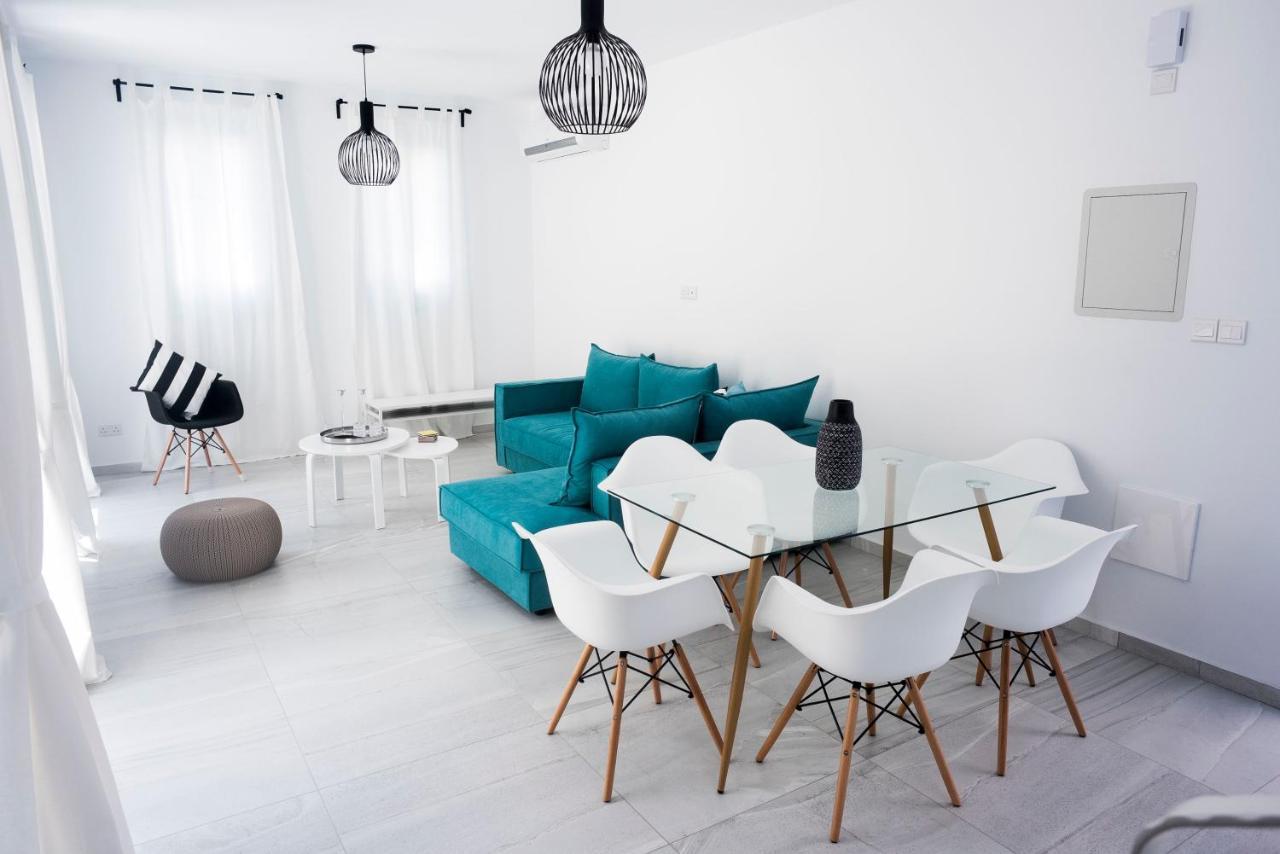 Wavebreeze Villas Paphos Eksteriør bilde
