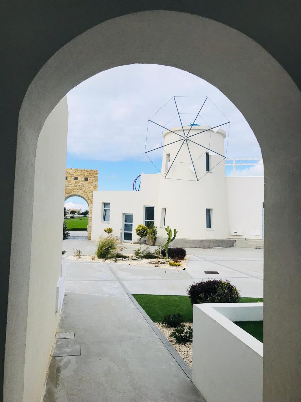 Wavebreeze Villas Paphos Eksteriør bilde