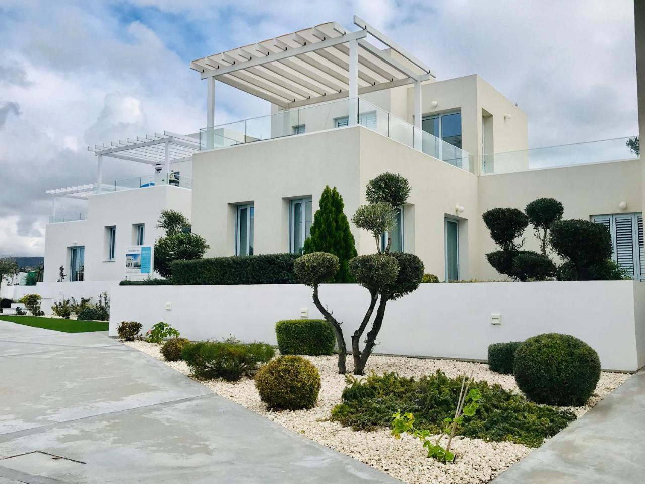 Wavebreeze Villas Paphos Eksteriør bilde