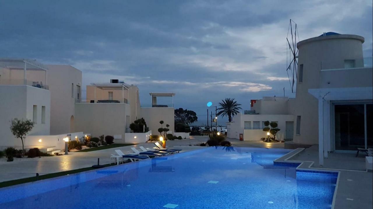 Wavebreeze Villas Paphos Eksteriør bilde